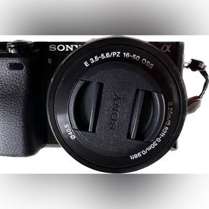 Sony alpha 6000 with 128gb SD free $30 camera bag